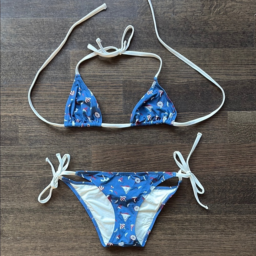 WOMEN'S ALMOST NEW SOLID AND STRIPED BIKINI - MEDIUM
